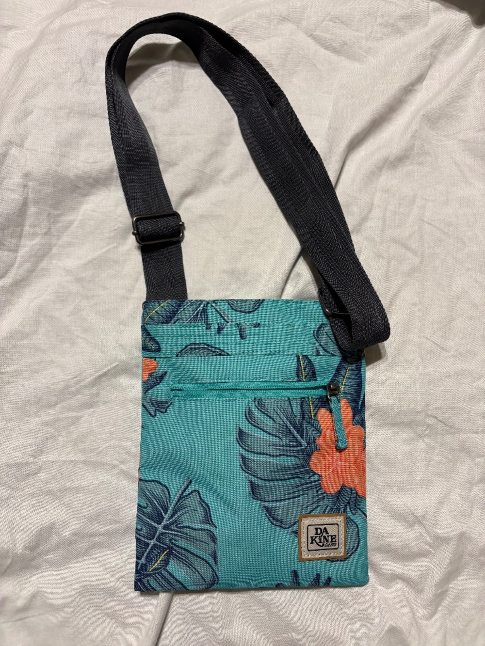 Dakine Jive Small Crossbody Purse - New Without Tags - Teal Hawaiian Print